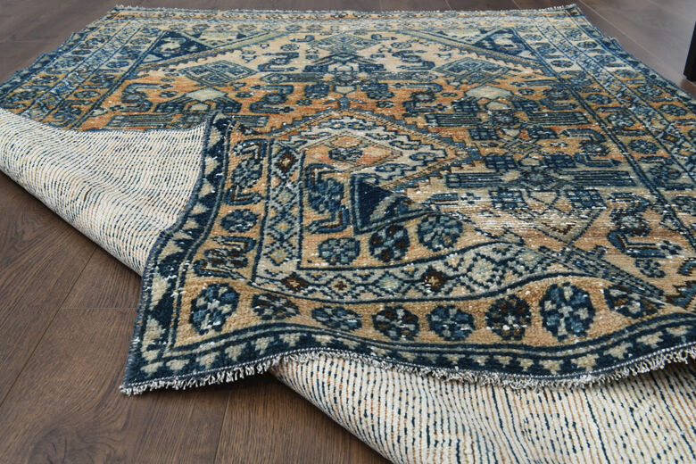 Handmade Vintage Area Milas Rug