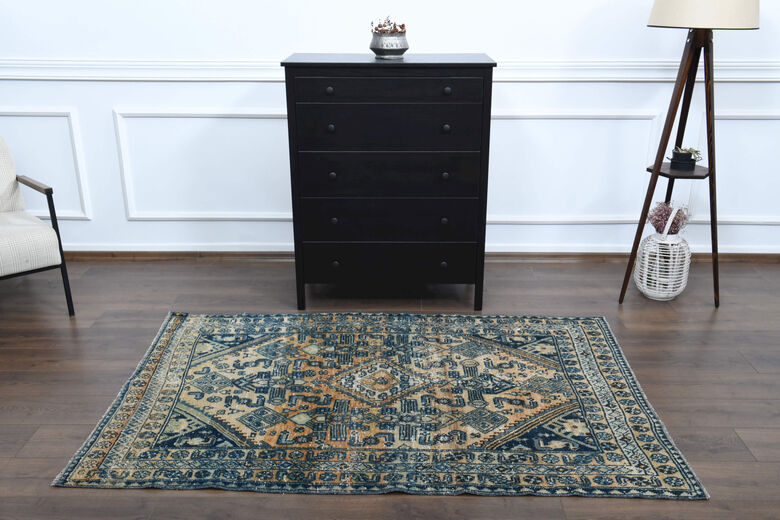 Handmade Vintage Area Milas Rug