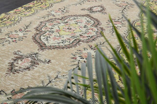 Handmade Vintage Area Anatolian Rug - Thumbnail