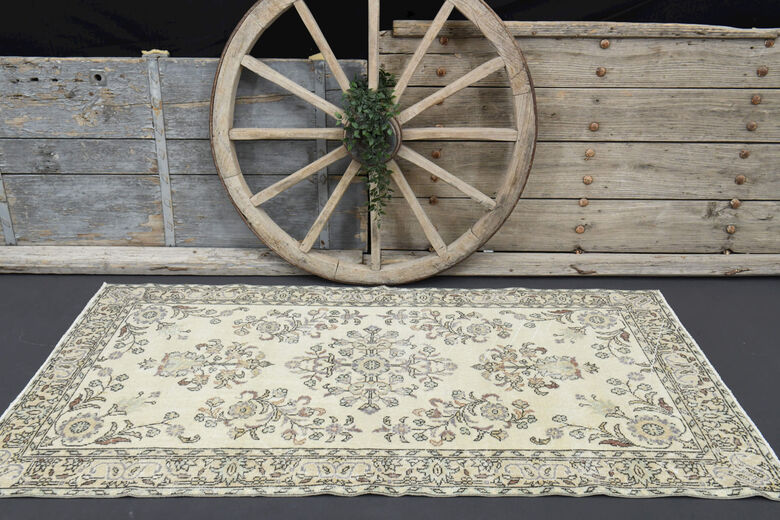 Handmade Vintage Neutral Carpet