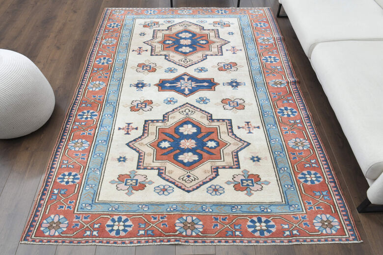 Handmade Vintage Area Milas Rug