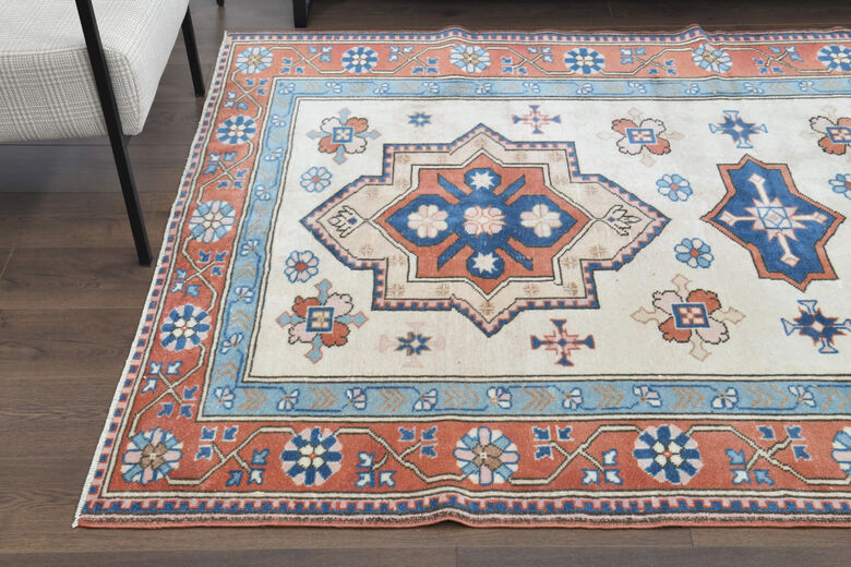 Handmade Vintage Area Milas Rug