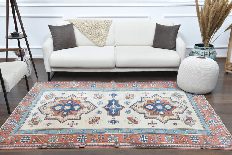 Handmade Vintage Area Milas Rug
