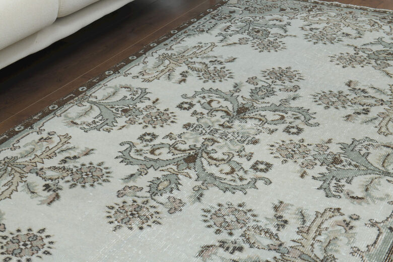 Light Blue Vintage Area Rug