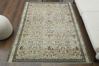 Unique Vintage Floral Rug - Thumbnail