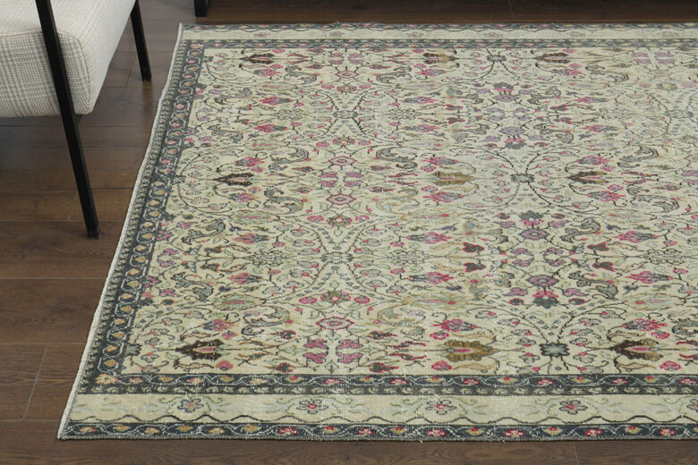 Unique Vintage Floral Rug