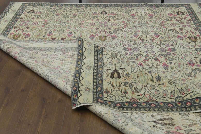 Unique Vintage Floral Rug