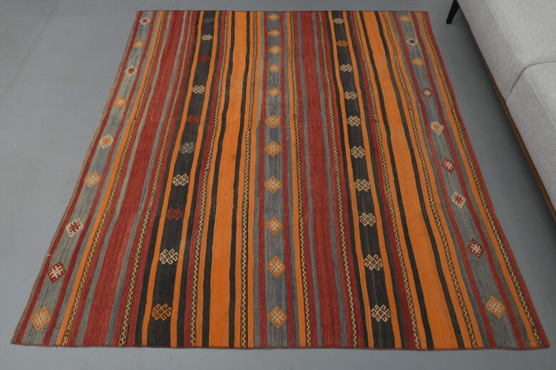 Handmade Vintage Kilim Rug