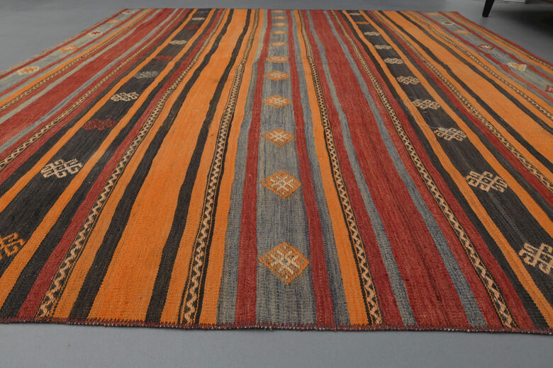 Handmade Vintage Kilim Rug