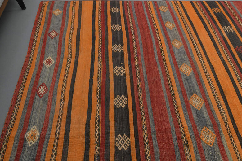 Handmade Vintage Kilim Rug