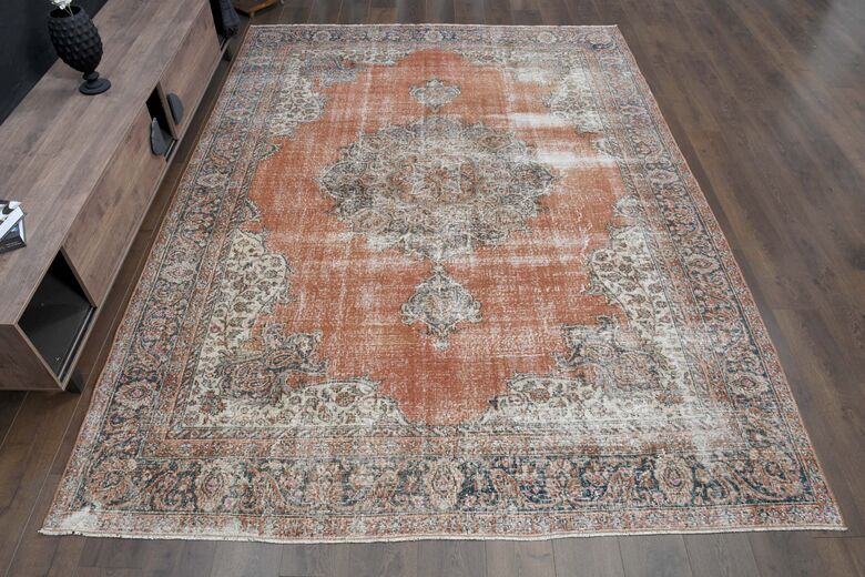 Medallion Handwoven Antique Anatolian Rug