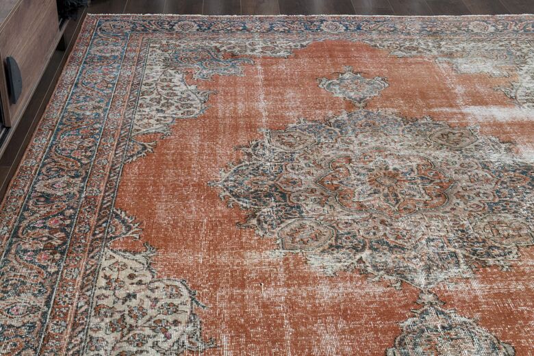 Medallion Handwoven Antique Anatolian Rug