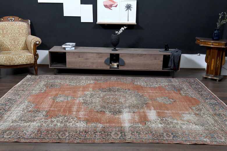 Medallion Handwoven Antique Anatolian Rug