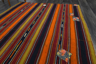 5' x 8' Handmade Vintage Area Rug - Thumbnail