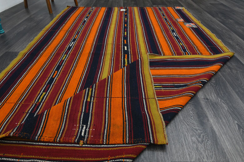 5' x 8' Handmade Vintage Area Rug