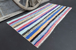 Handmade Vintage Accent Throw Rug - Thumbnail