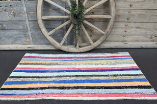 Handmade Vintage Accent Throw Rug - Thumbnail