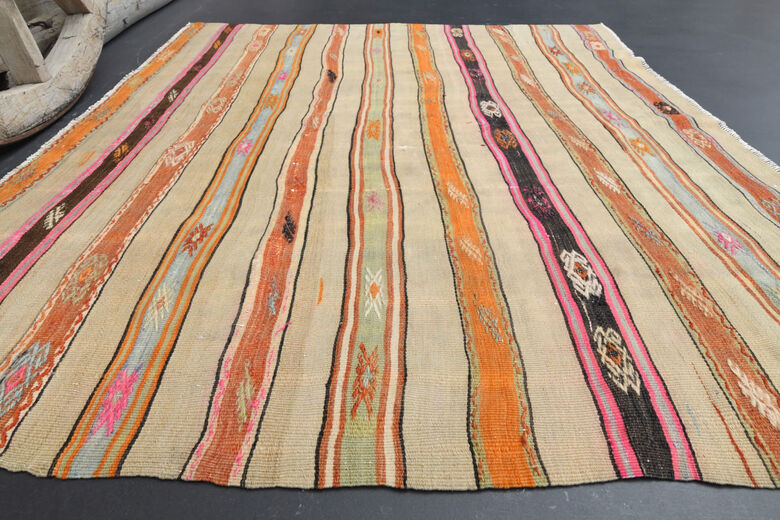 Handmade Vintage Area Kilim Rug