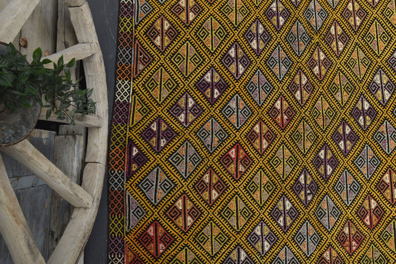 Handmade Vintage Area Kilim Rug