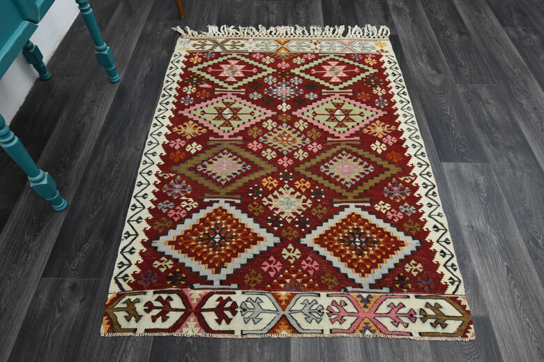 Special Vintage Accent Rug