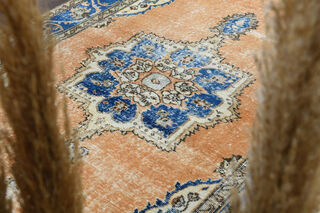 %100 Wool Oriental Rug - Thumbnail