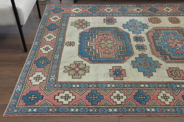 100% Wool Pastel Vintage Rug