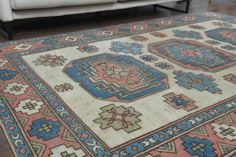 100% Wool Pastel Vintage Rug