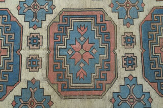 100% Wool Pastel Vintage Rug - Thumbnail