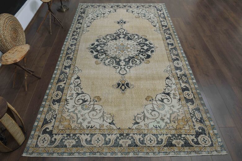 Medallion Vintage Area Oushak Rug