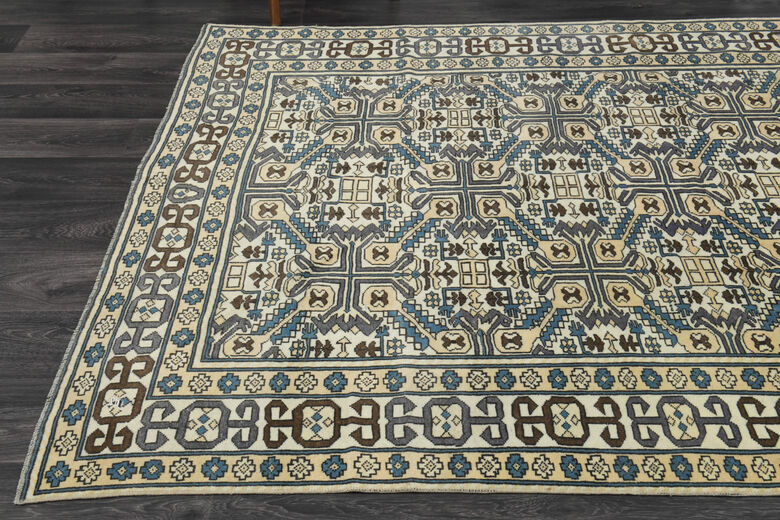 Exclusive Vintage Kayseri Rug