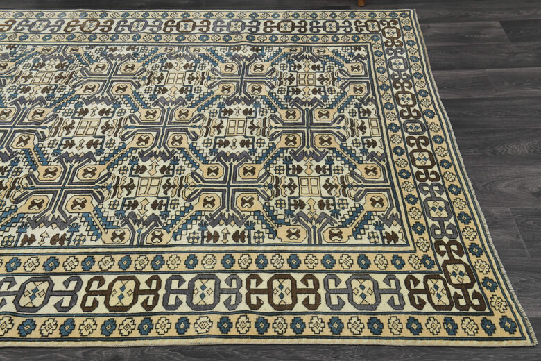 Exclusive Vintage Kayseri Rug