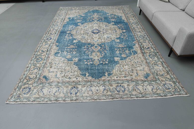 Handmade Vintage Area Oushak Rug