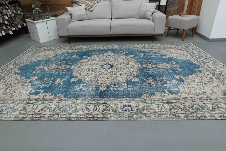 Handmade Vintage Area Oushak Rug