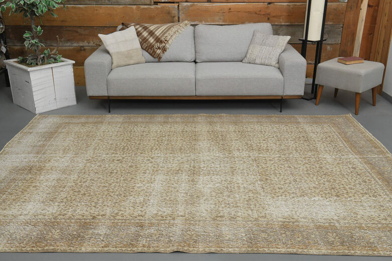 Neutral Vintage Floral Hereke Rug