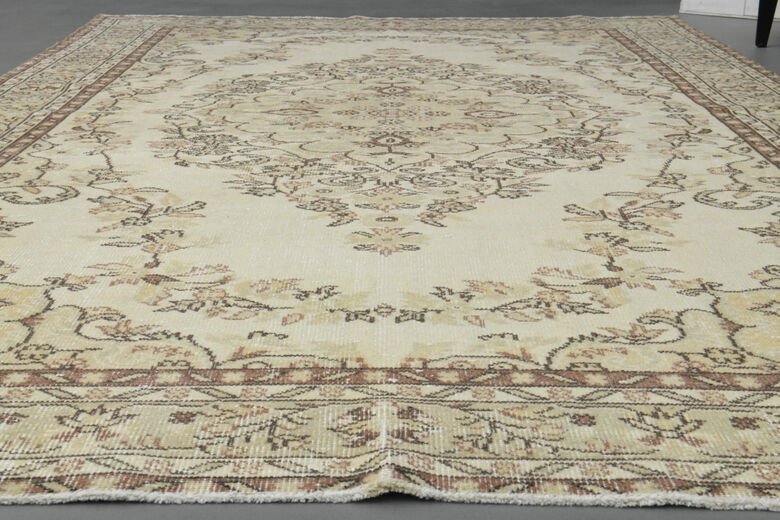 Handmade Vintage Oriental Area Rug