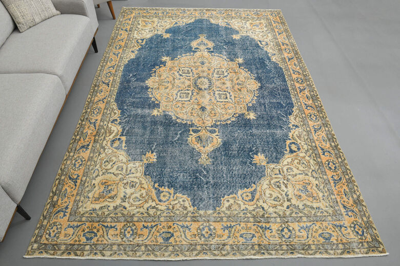 Handmade Vintage Oriental Area Rug