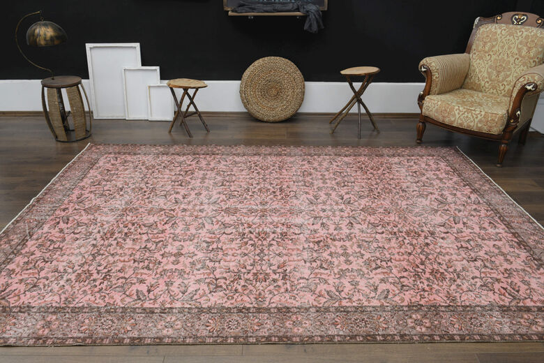 Floral Vintage Turkish Hereke Rug