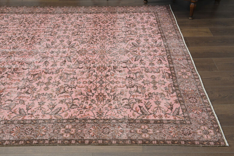 Floral Vintage Turkish Hereke Rug