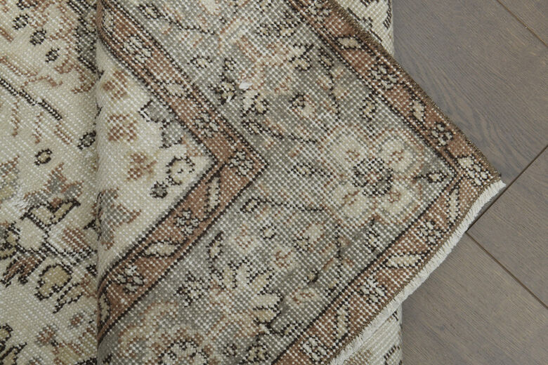 Handmade Beige Brown Rug