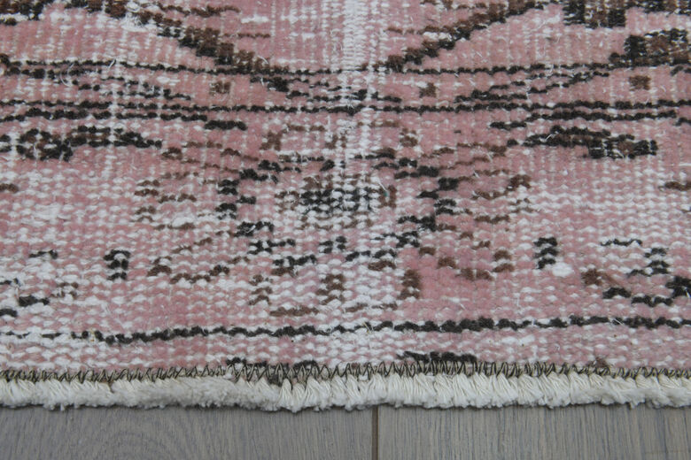 Pink Oushak Oriental Rug