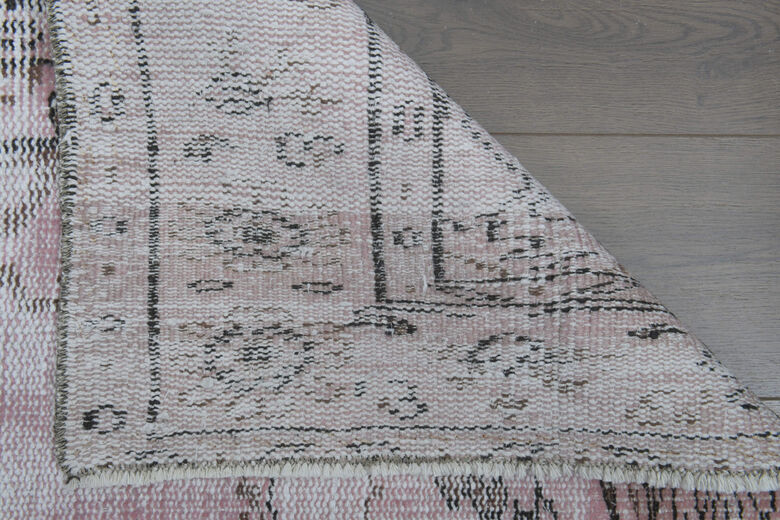 Pink Oushak Oriental Rug