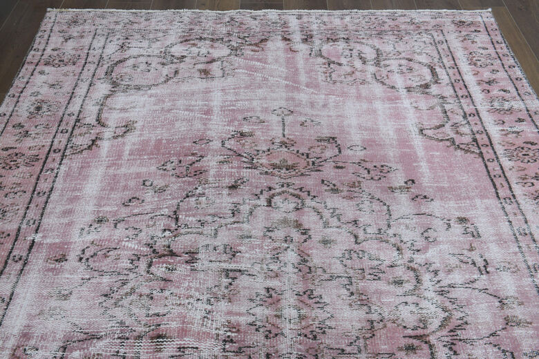 Pink Oushak Oriental Rug