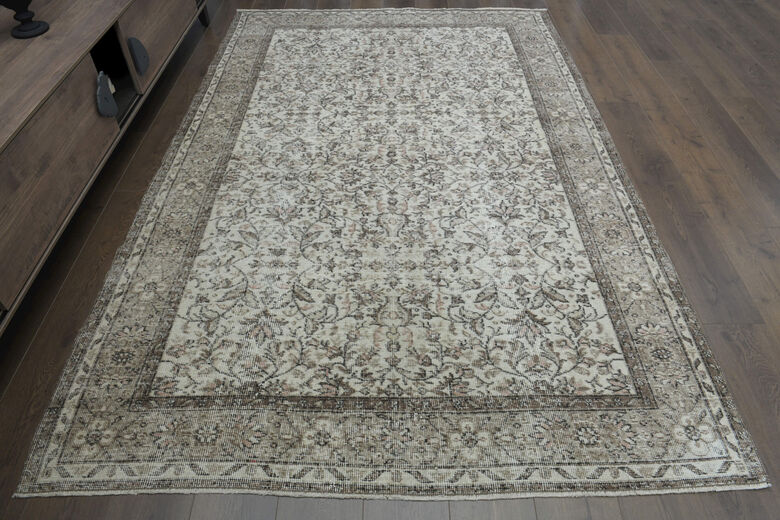 Floral Beige Brown Vintage Rug