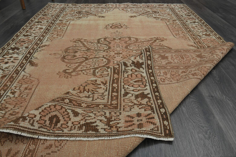 Handmade Foliate Area Rug