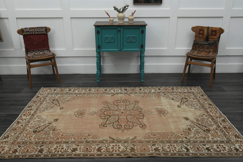 Handmade Foliate Area Rug