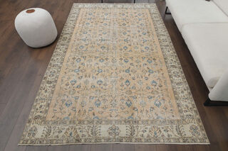 Foliate Vintage Area Rug - Thumbnail