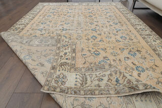 Foliate Vintage Area Rug - Thumbnail