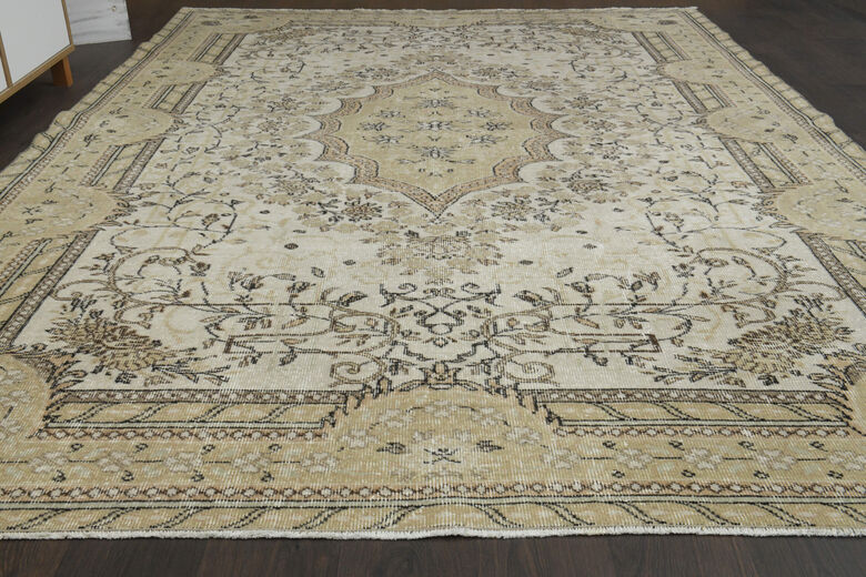 Handmade Beige Turkish Rug