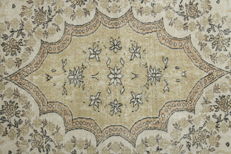 Handmade Beige Turkish Anatolian Rug