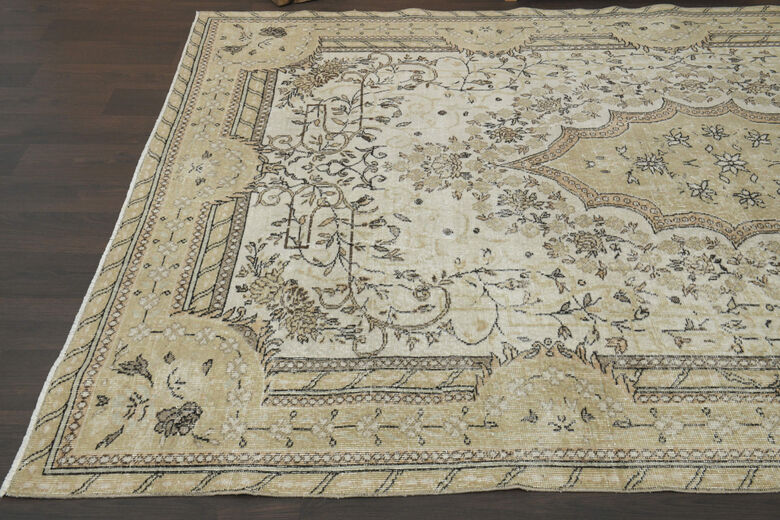 Handmade Beige Turkish Anatolian Rug